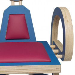 Zoom chaise ELENA design et tendance en bois, bleu/fuchsia