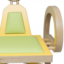 Zoom chaise ELENA design et tendance en bois, jaune/vert