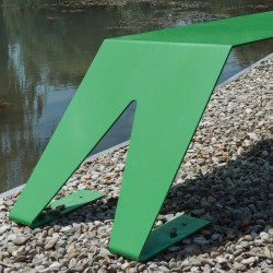 Zoom pieds du banc extérieur en métal ludique, coloré et original, couleur vert