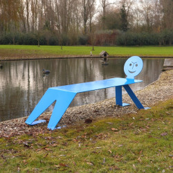 Banc extérieur en métal ludique, coloré et original, couleur bleu