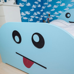 Pied de lit enfant ou ado au design tendance et original, couleur cyan