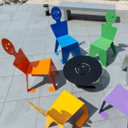 Chaises pour l'extérieur en métal ludiques, colorées et originales