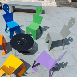 Chaises pour l'extérieur en métal ludiques, colorées et originales