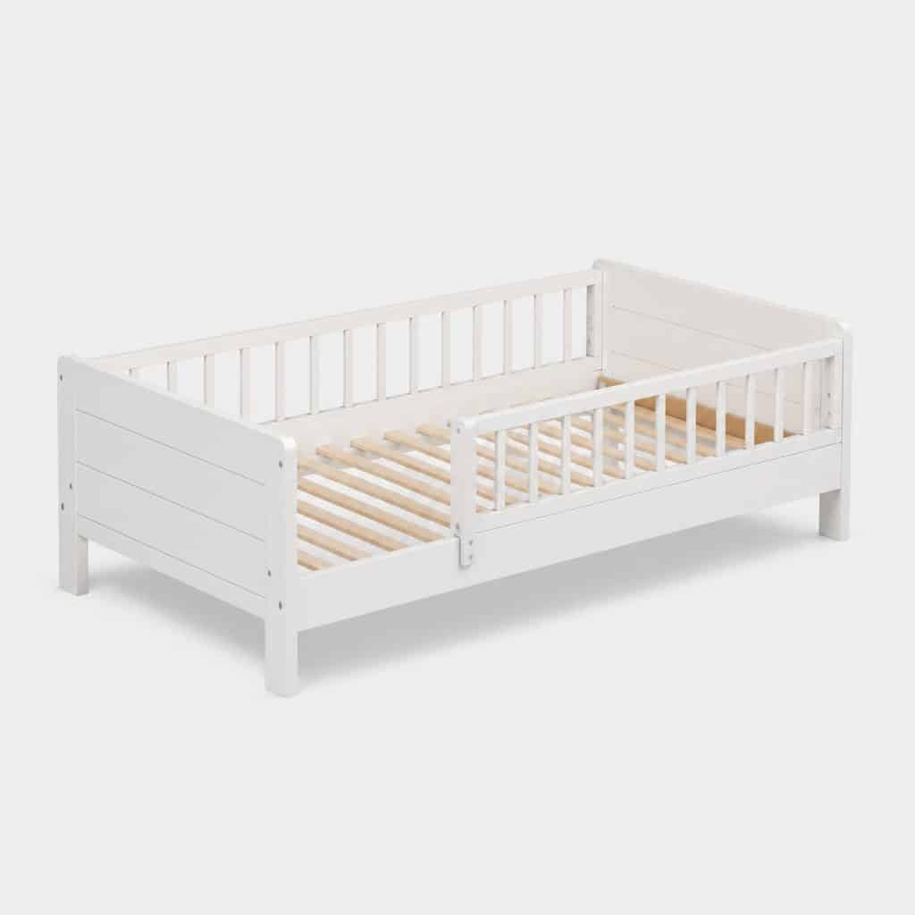 Lit enfant évolutif blanc avec barrières de sécurité amovibles
