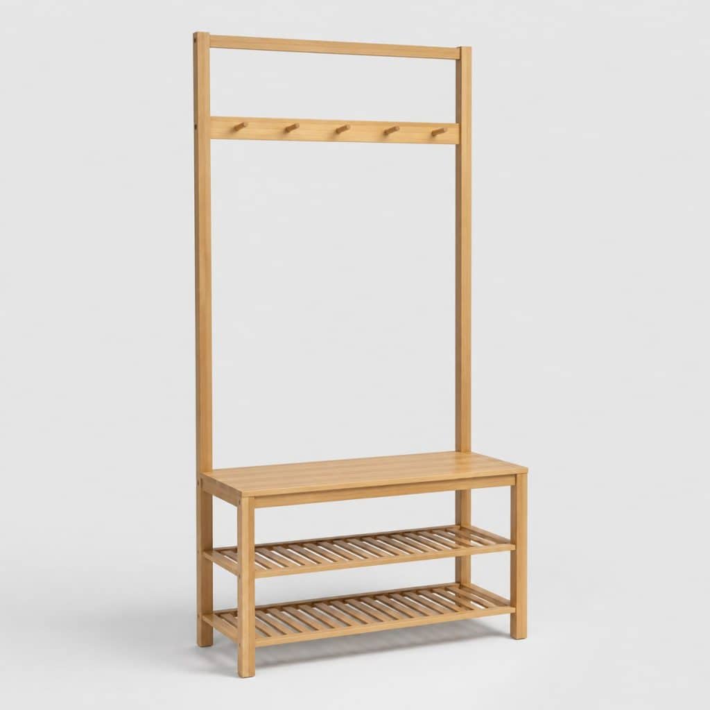 Meuble d'entrée en bois clair avec banc, étagère à chaussures et crochets